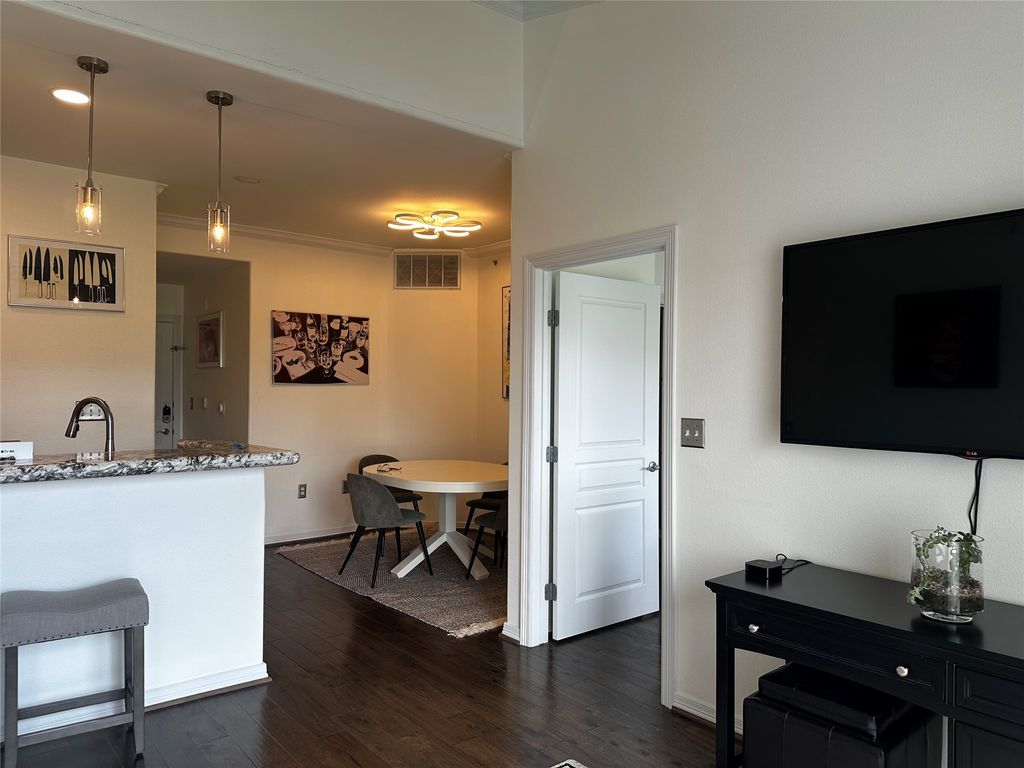 330 Las Colinas Boulevard 422, Irving, TX 75039