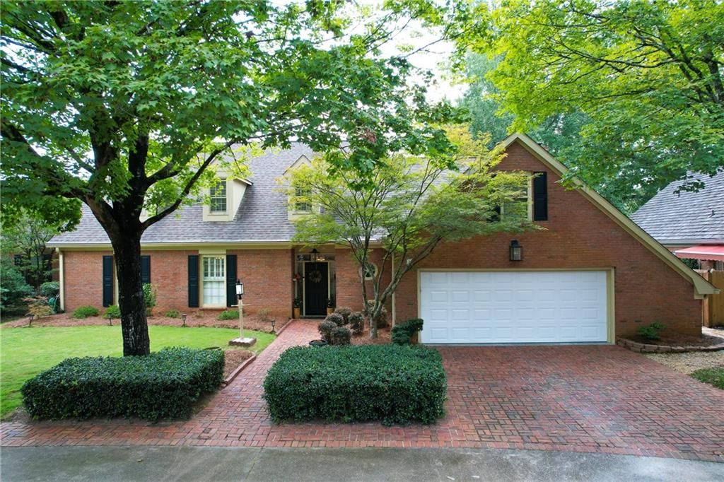 240 Tenth Fairway, Roswell, GA 30076