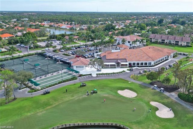 1075 Foxfire LN 201, Naples, FL 34104