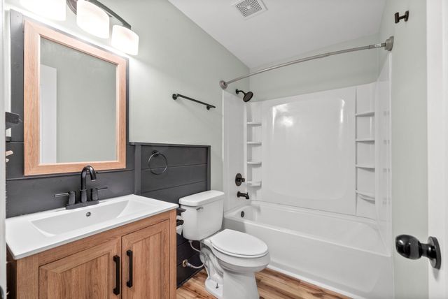 514 Gainey Dr, Oak Grove, KY 42262