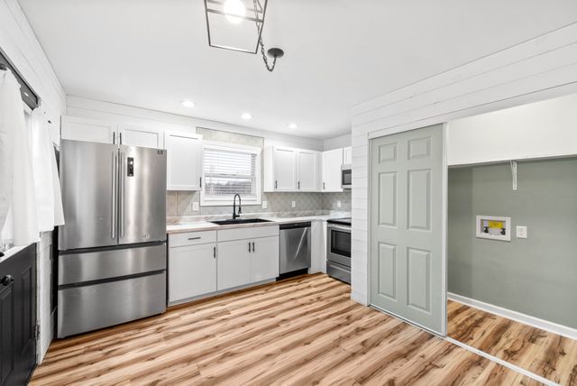 514 Gainey Dr, Oak Grove, KY 42262