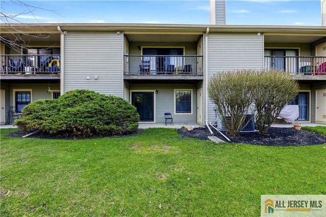 151 Wyndham Place, Robbinsville, NJ 08691