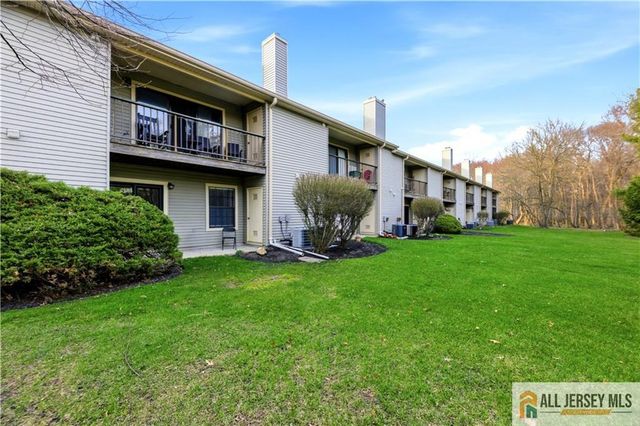 151 Wyndham Place, Robbinsville, NJ 08691