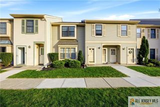 151 Wyndham Place, Robbinsville, NJ 08691