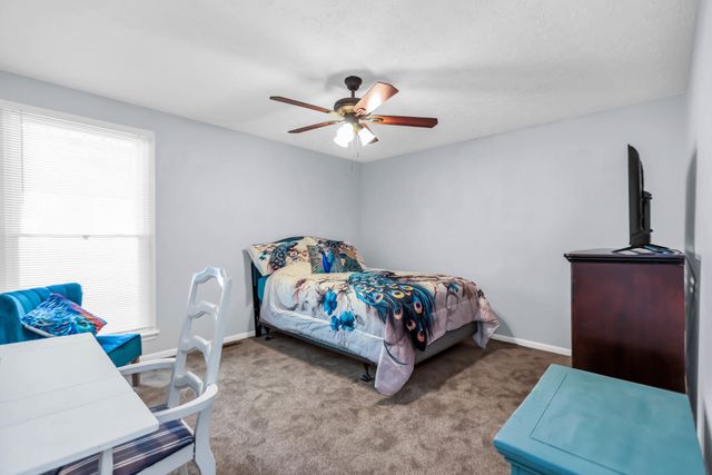 1917 Graceland Dr, Goodlettsville, TN 37072