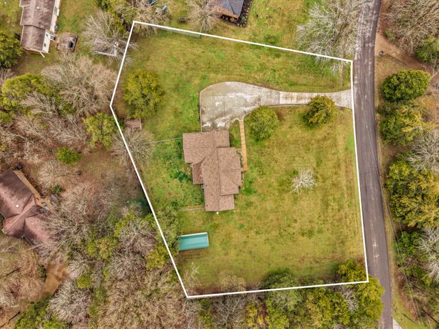 1917 Graceland Dr, Goodlettsville, TN 37072