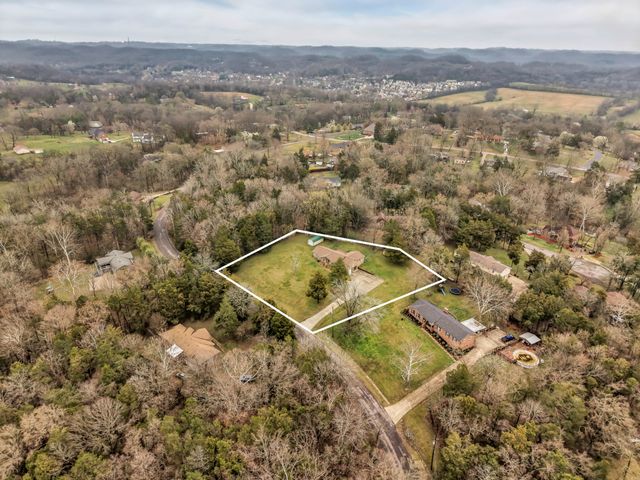 1917 Graceland Dr, Goodlettsville, TN 37072