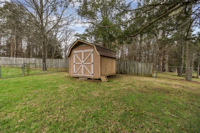 1917 Graceland Dr, Goodlettsville, TN 37072