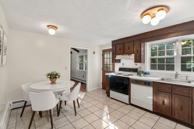 7 Tara Road, Southborough, MA 01772