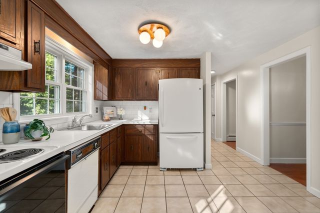 7 Tara Road, Southborough, MA 01772