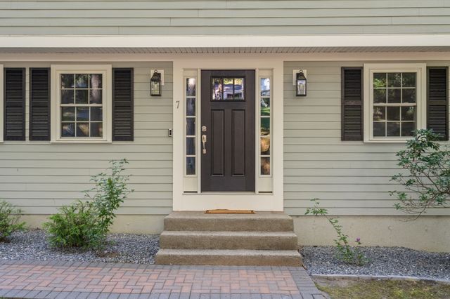 7 Tara Road, Southborough, MA 01772