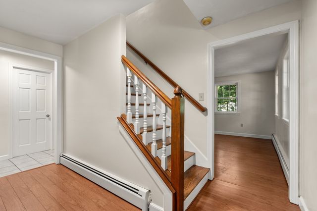 7 Tara Road, Southborough, MA 01772