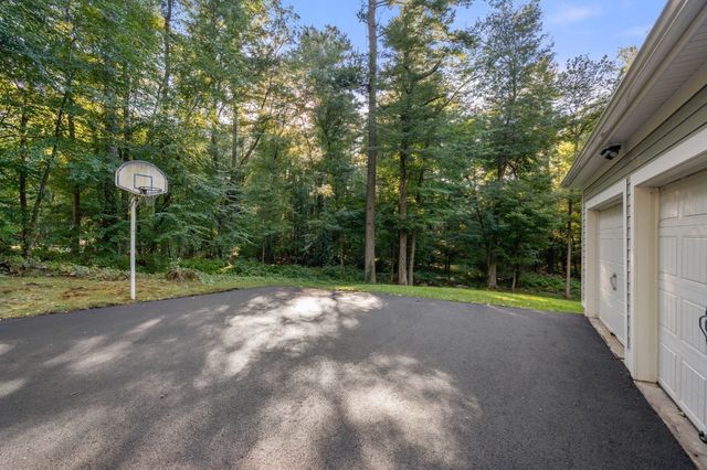 7 Tara Road, Southborough, MA 01772