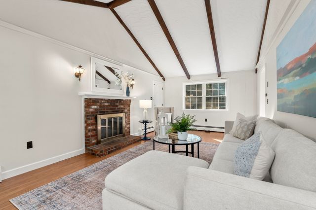 7 Tara Road, Southborough, MA 01772