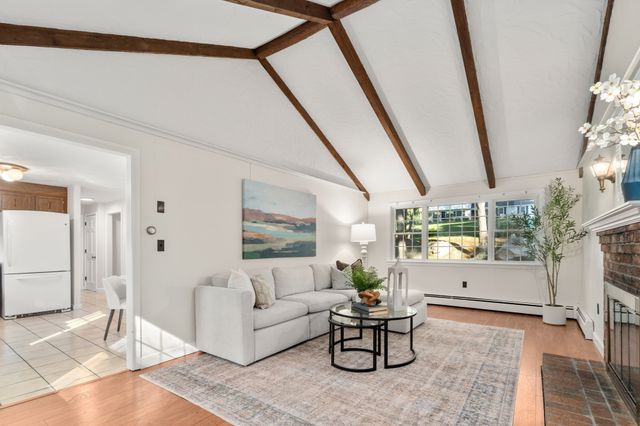 7 Tara Road, Southborough, MA 01772
