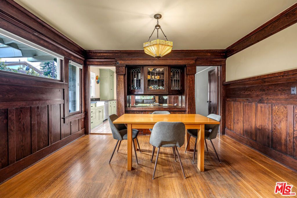 Image 12 of property listing at 1331 N Cherokee Avenue, Los Angeles, CA 90028