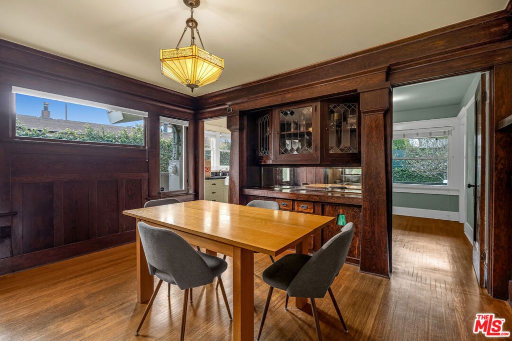 Image 14 of property listing at 1331 N Cherokee Avenue, Los Angeles, CA 90028