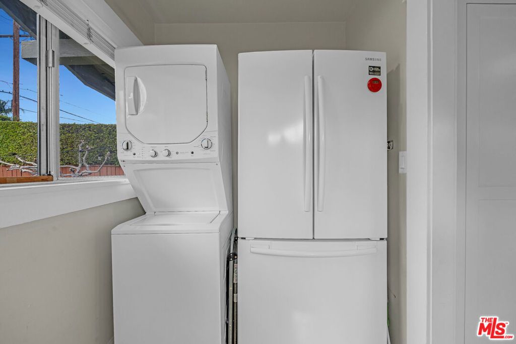 Image 17 of property listing at 1331 N Cherokee Avenue, Los Angeles, CA 90028