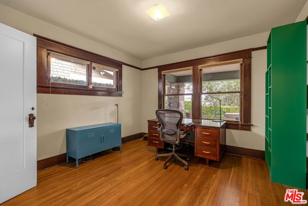 Image 18 of property listing at 1331 N Cherokee Avenue, Los Angeles, CA 90028