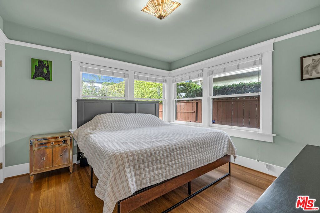 Image 21 of property listing at 1331 N Cherokee Avenue, Los Angeles, CA 90028