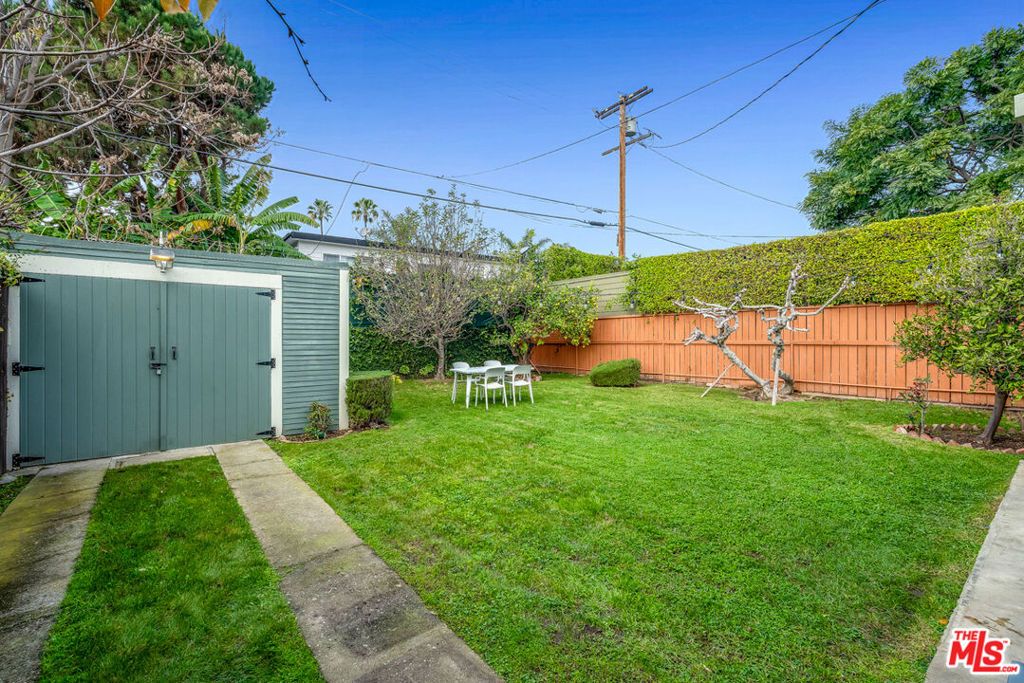 Image 28 of property listing at 1331 N Cherokee Avenue, Los Angeles, CA 90028