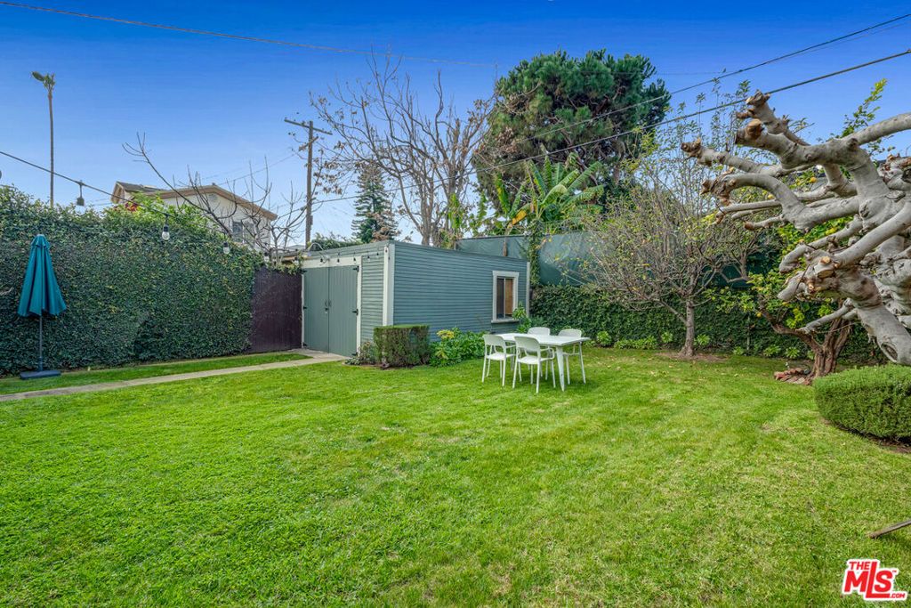 Image 29 of property listing at 1331 N Cherokee Avenue, Los Angeles, CA 90028