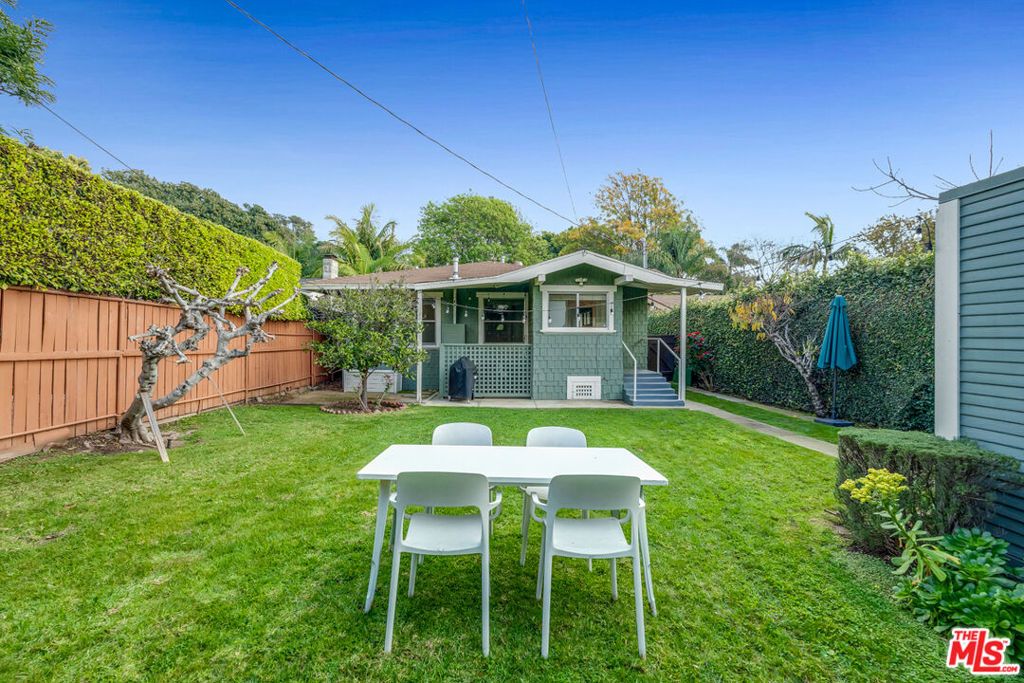 Image 31 of property listing at 1331 N Cherokee Avenue, Los Angeles, CA 90028