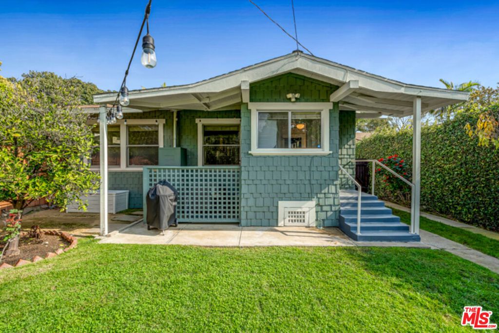 Image 32 of property listing at 1331 N Cherokee Avenue, Los Angeles, CA 90028