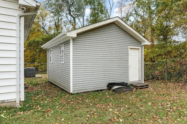 298 Tobacco Rd, Clarksville, TN 37042