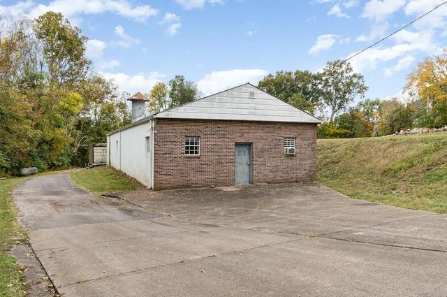 298 Tobacco Rd, Clarksville, TN 37042