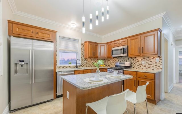 2531 Elmwood Avenue, Berwyn, IL 60402