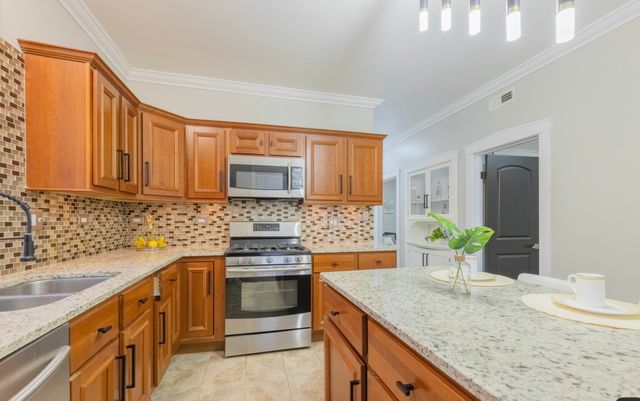 2531 Elmwood Avenue, Berwyn, IL 60402