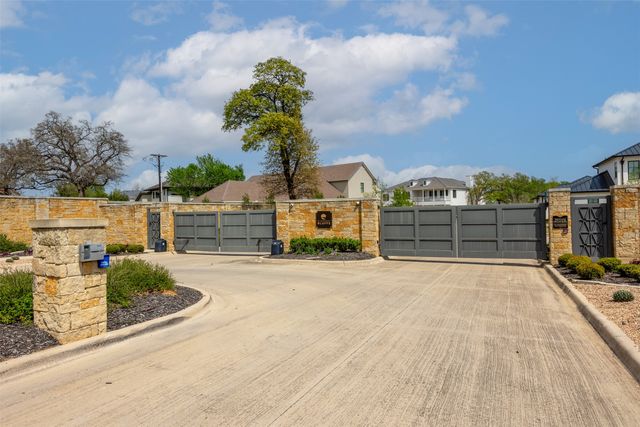 225 Clementine Court, Fort Worth, TX 76114