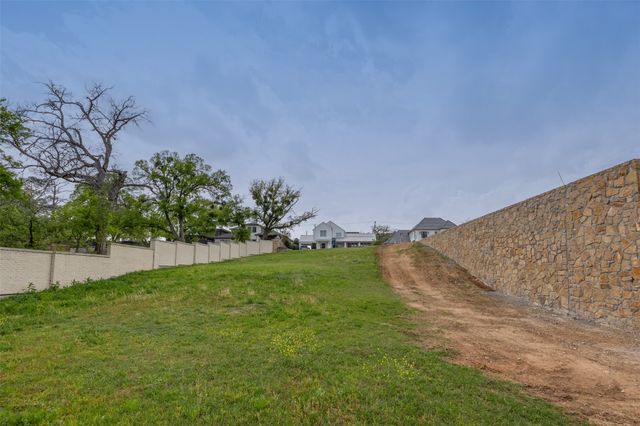 225 Clementine Court, Fort Worth, TX 76114