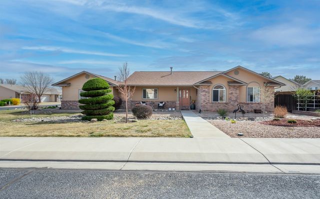 2977 Mesa Crest Place, Grand Junction, CO 81503