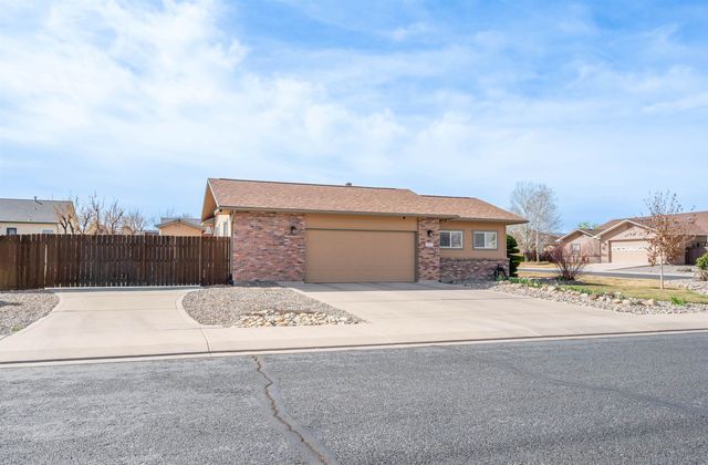 2977 Mesa Crest Place, Grand Junction, CO 81503