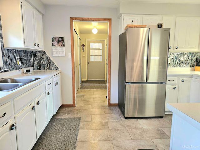 7405 Sunset S.75 Lane, Rapid River, MI 49878