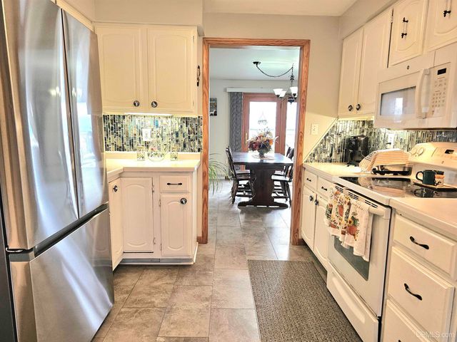 7405 Sunset S.75 Lane, Rapid River, MI 49878