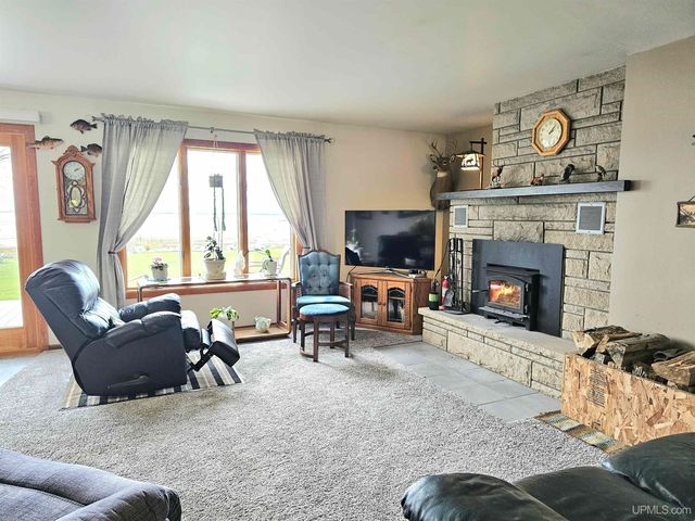 7405 Sunset S.75 Lane, Rapid River, MI 49878