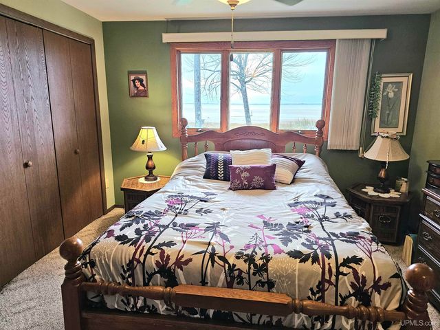 7405 Sunset S.75 Lane, Rapid River, MI 49878