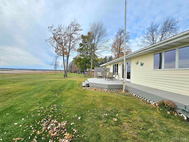 7405 Sunset S.75 Lane, Rapid River, MI 49878