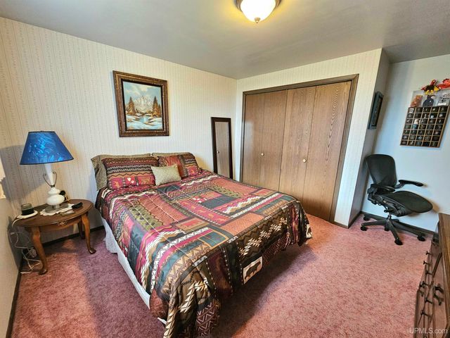 7405 Sunset S.75 Lane, Rapid River, MI 49878