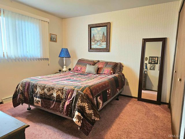 7405 Sunset S.75 Lane, Rapid River, MI 49878