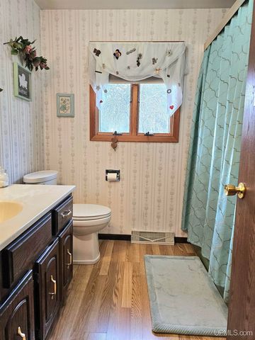 7405 Sunset S.75 Lane, Rapid River, MI 49878