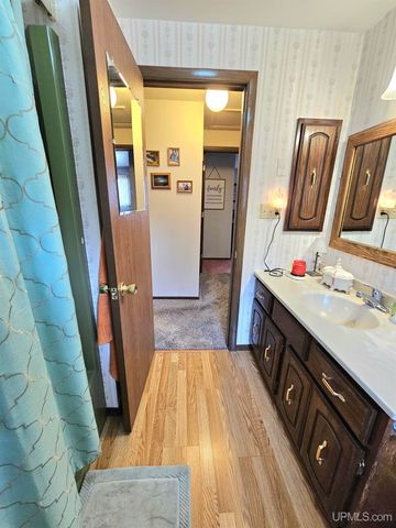 7405 Sunset S.75 Lane, Rapid River, MI 49878