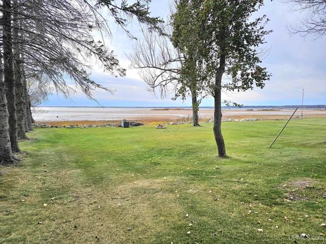 7405 Sunset S.75 Lane, Rapid River, MI 49878