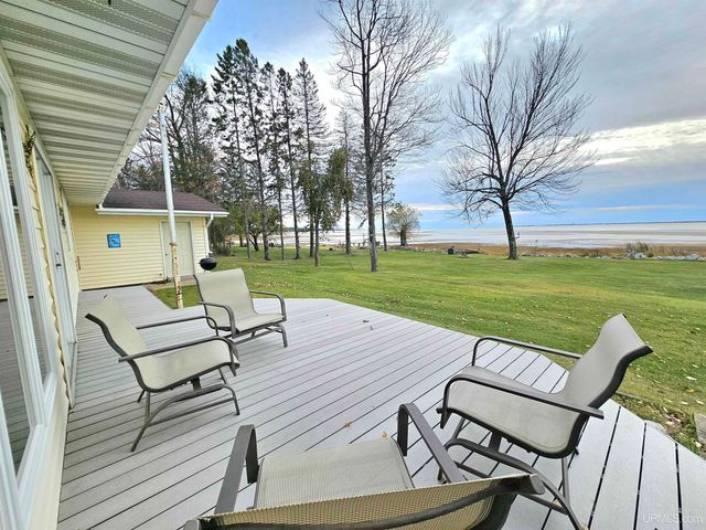 7405 Sunset S.75 Lane, Rapid River, MI 49878