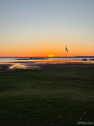 7405 Sunset S.75 Lane, Rapid River, MI 49878