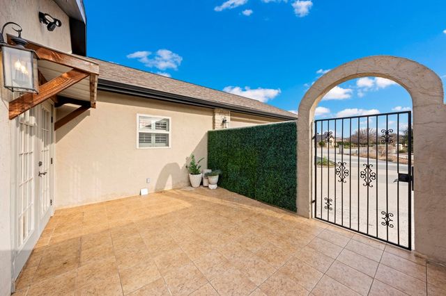 2951 Dry Hollow Drive, Kerrville, TX 78028