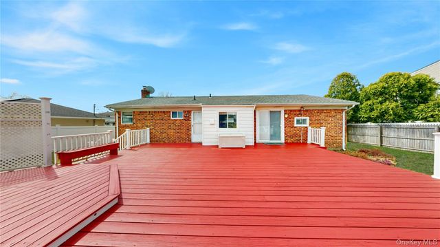 15 Lisa Drive, Deer Park, NY 11729